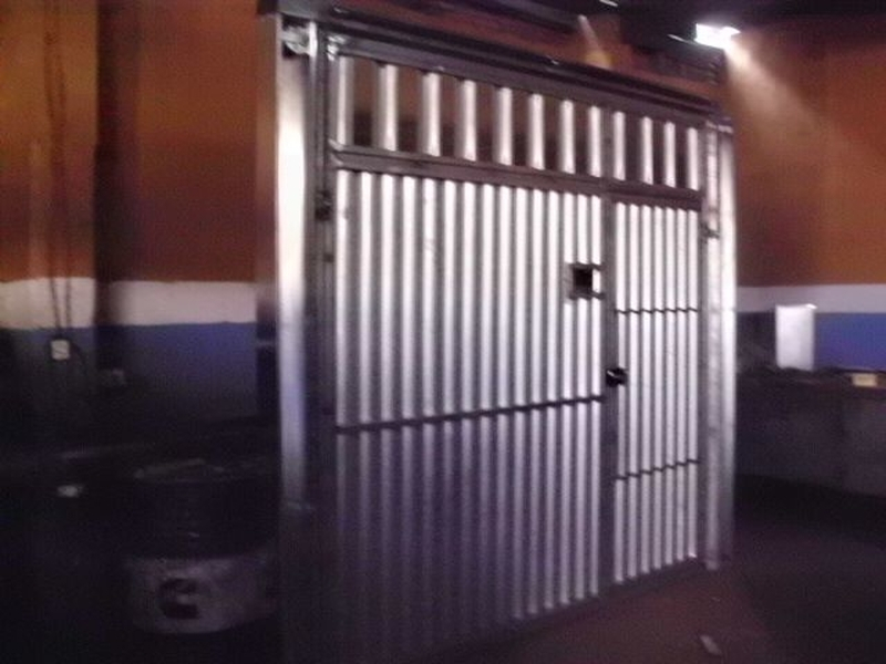 Portão Metálico com Tela Água Funda - Portão Metálico de Correr