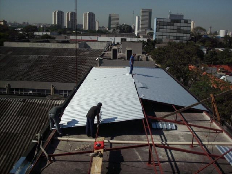 Telhados para Garagem Residenciais Cubatão - Telhado Residencial com Telha Sanduíche